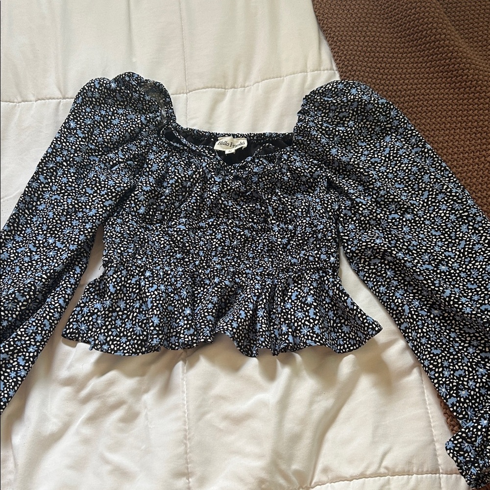 Francesca's Collections Black and White Floral Blouse